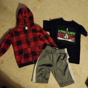 ⛹Bundle Circo Hoodie Boys Size 5 and Shorts Size 6
